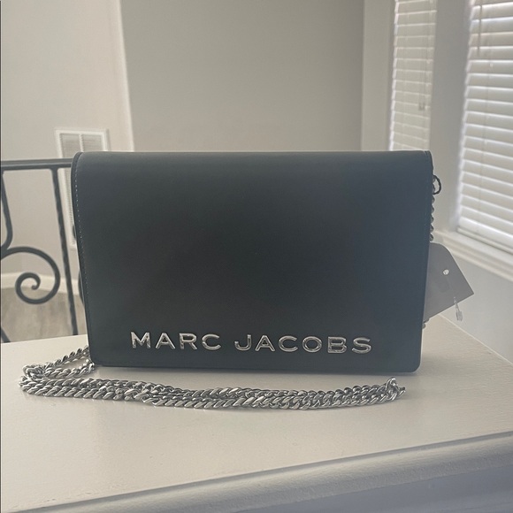 Marc Jacobs Black Wallet on a Silver Chain - Picture 6 of 6